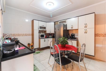 Casa à venda com 170m², 3 quartos e 2 vagasCozinha