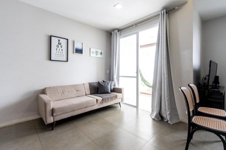 Apartamento para alugar com 67m², 2 quartos e 1 vagaSala