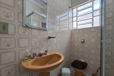 Casa à venda com 128m², 3 quartos e 2 vagasBanheiro - Edícula 