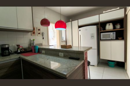 Casa de condomínio à venda com 500m², 9 quartos e 8 vagas Casa de condomínio à venda com 500m², 9 quartos e 8 vagasCozinha 2