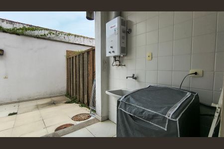 Casa de condomínio à venda com 500m², 9 quartos e 8 vagas Casa de condomínio à venda com 500m², 9 quartos e 8 vagasÁrea de Serviço 2