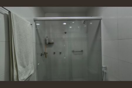 Casa de condomínio à venda com 500m², 9 quartos e 8 vagas Casa de condomínio à venda com 500m², 9 quartos e 8 vagasBanheiro Social 1