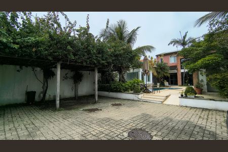 Casa de condomínio à venda com 500m², 9 quartos e 8 vagas Casa de condomínio à venda com 500m², 9 quartos e 8 vagasQuintal