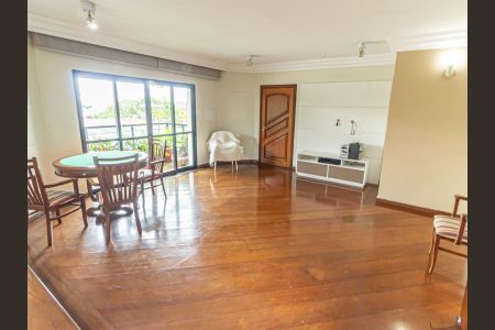 Apartamento para alugar com 162m², 3 quartos e 2 vagasSala