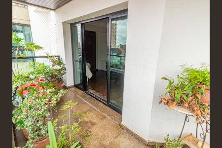 Apartamento para alugar com 162m², 3 quartos e 2 vagasVaranda