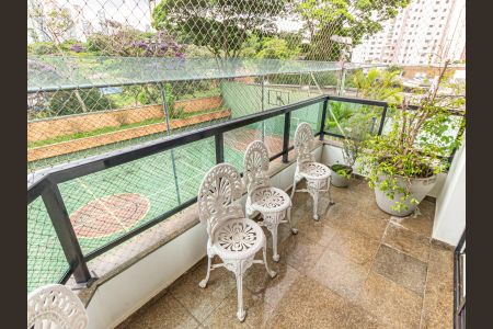 Apartamento para alugar com 162m², 3 quartos e 2 vagasSuíte - Varanda