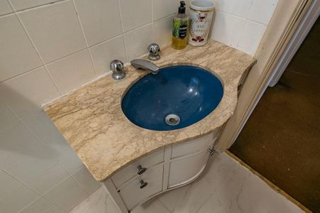 Apartamento à venda com 212m², 3 quartos e 3 vagas Apartamento à venda com 212m², 3 quartos e 3 vagasBanheiro Social