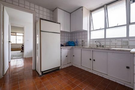 Apartamento à venda com 212m², 3 quartos e 3 vagas Apartamento à venda com 212m², 3 quartos e 3 vagasCozinha