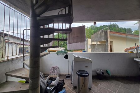 Casa à venda com 150m², 6 quartos e 2 vagas Casa à venda com 150m², 6 quartos e 2 vagasÁrea de Serviço 2