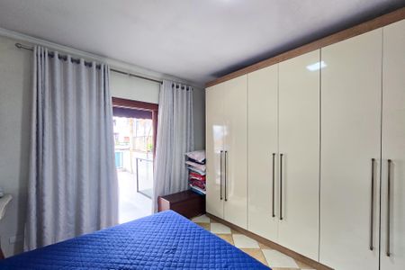 Casa à venda com 150m², 6 quartos e 2 vagas Casa à venda com 150m², 6 quartos e 2 vagasQuarto 1