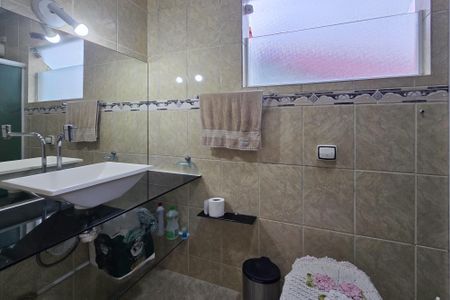 Casa à venda com 150m², 6 quartos e 2 vagas Casa à venda com 150m², 6 quartos e 2 vagasBanheiro Social 2