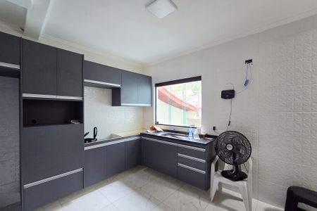 Casa à venda com 150m², 6 quartos e 2 vagas Casa à venda com 150m², 6 quartos e 2 vagasCozinha 2