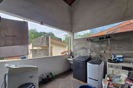 Casa à venda com 150m², 6 quartos e 2 vagas Casa à venda com 150m², 6 quartos e 2 vagasÁrea de Serviço 2