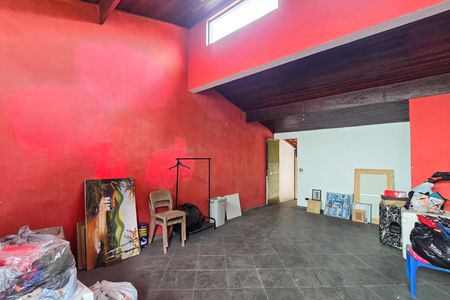 Casa à venda com 150m², 6 quartos e 2 vagas Casa à venda com 150m², 6 quartos e 2 vagasSótão