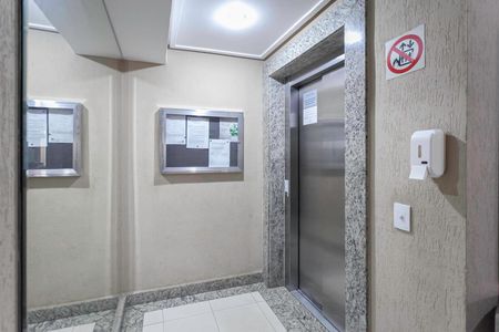 Apartamento à venda com 65m², 2 quartos e 1 vagaHall social