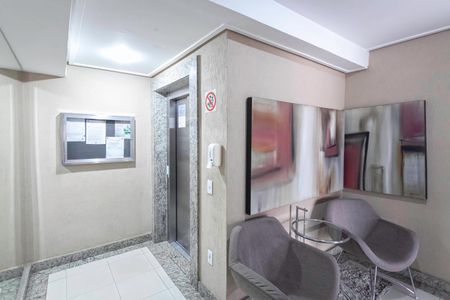 Apartamento à venda com 65m², 2 quartos e 1 vagaHall social