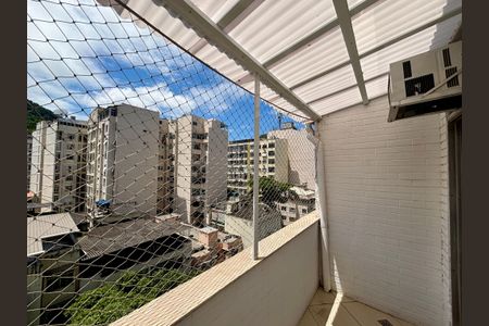 Apartamento à venda com 117m², 3 quartos e sem vaga Apartamento à venda com 117m², 3 quartos e sem vagaSuíte - varanda