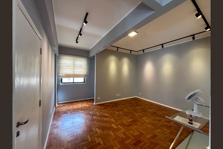 Apartamento à venda com 117m², 3 quartos e sem vaga Apartamento à venda com 117m², 3 quartos e sem vagaSala