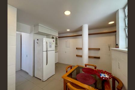 Apartamento à venda com 117m², 3 quartos e sem vaga Apartamento à venda com 117m², 3 quartos e sem vagaCozinha