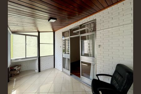 Apartamento à venda com 117m², 3 quartos e sem vaga Apartamento à venda com 117m², 3 quartos e sem vagaQuarto 1 - varanda