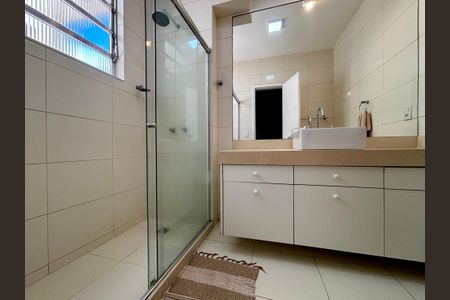 Apartamento à venda com 117m², 3 quartos e sem vaga Apartamento à venda com 117m², 3 quartos e sem vagaBanheiro social