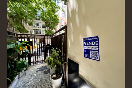 Apartamento à venda com 117m², 3 quartos e sem vaga Apartamento à venda com 117m², 3 quartos e sem vagaPlaca