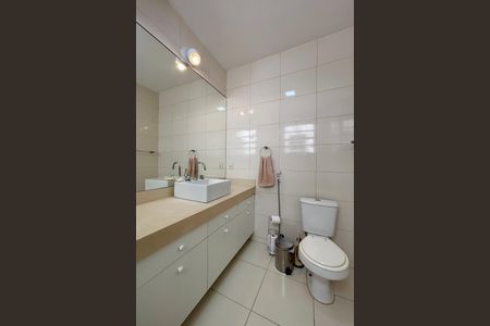 Apartamento à venda com 117m², 3 quartos e sem vaga Apartamento à venda com 117m², 3 quartos e sem vagaBanheiro social