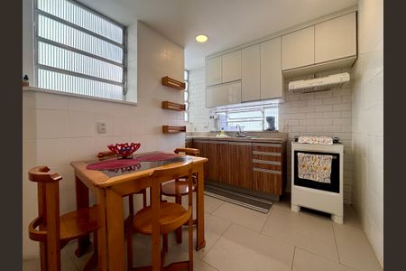 Apartamento à venda com 117m², 3 quartos e sem vaga Apartamento à venda com 117m², 3 quartos e sem vagaCozinha