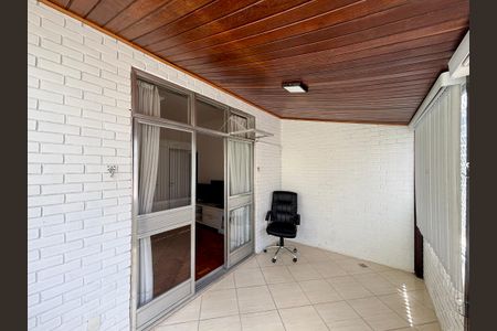 Apartamento à venda com 117m², 3 quartos e sem vaga Apartamento à venda com 117m², 3 quartos e sem vagaQuarto 1 - varanda