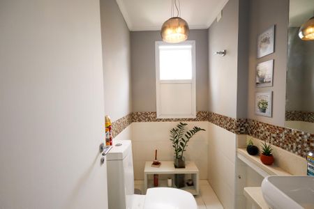 Casa de condomínio à venda com 139m², 3 quartos e 2 vagasBanheiro Social