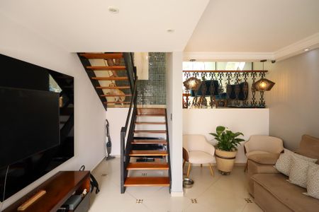 Casa de condomínio à venda com 139m², 3 quartos e 2 vagasSala de estar 