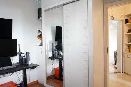 Apartamento à venda com 105m², 3 quartos e 2 vagasQuarto 3