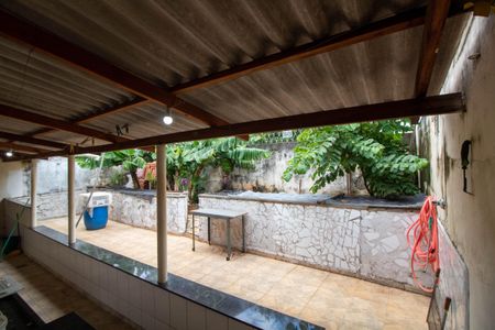 Casa à venda com 150m², 3 quartos e 3 vagasÁREA EXTERNA FUNDOS