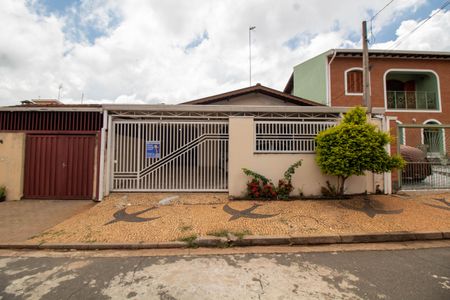 Casa à venda com 150m², 3 quartos e 3 vagasFACHADA