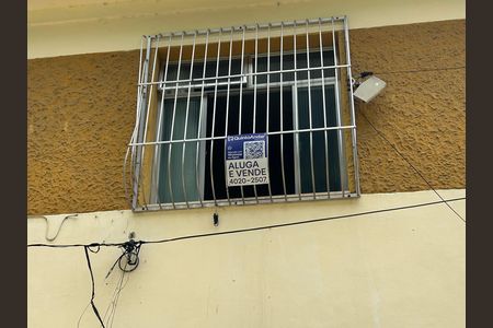 Fachada + plaquinha de apartamento para alugar com 2 quartos, 38m² em Piedade, Rio de Janeiro
