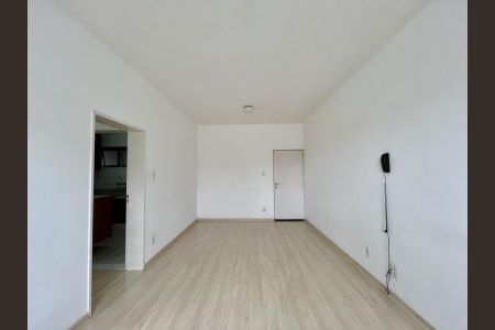 Apartamento à venda com 75m², 2 quartos e 1 vagaSala