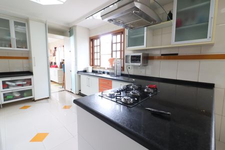 Casa para alugar com 350m², 3 quartos e 1 vagaCozinha