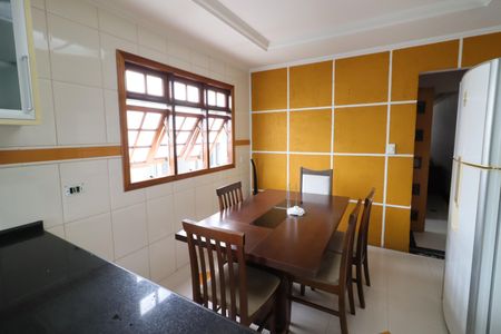 Casa para alugar com 350m², 3 quartos e 1 vagaCozinha