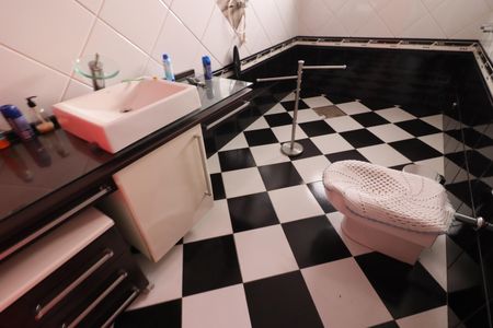 Casa para alugar com 350m², 3 quartos e 1 vagaBanheiro da Suíte 2