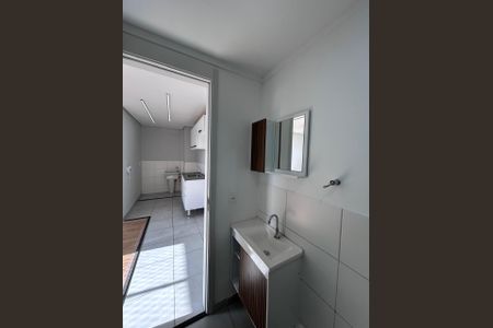 Apartamento para alugar com 34m², 2 quartos e sem vagaBanheiro