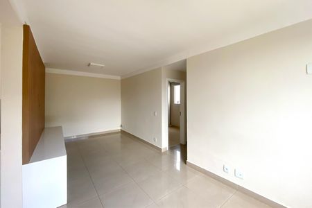 Apartamento para alugar com 110m², 2 quartos e 3 vagas895273218