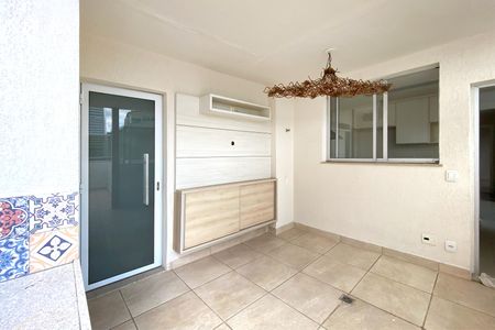 Apartamento para alugar com 110m², 2 quartos e 3 vagasVaranda