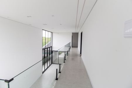 Casa de condomínio à venda com 386m², 4 quartos e 4 vagasCorredor