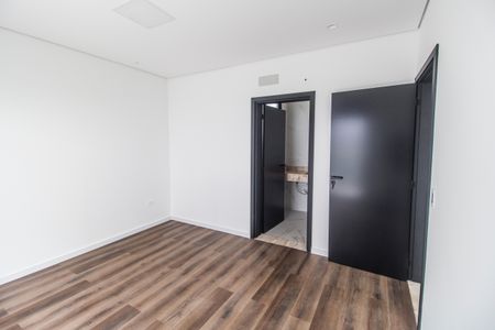 Casa de condomínio à venda com 386m², 4 quartos e 4 vagasSuíte 3