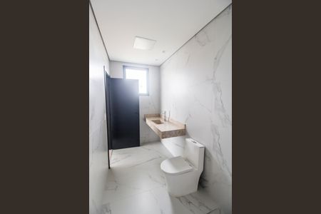 Casa de condomínio à venda com 386m², 4 quartos e 4 vagasBanheiro da Suíte