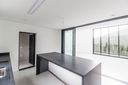 Casa de condomínio à venda com 386m², 4 quartos e 4 vagasCozinha