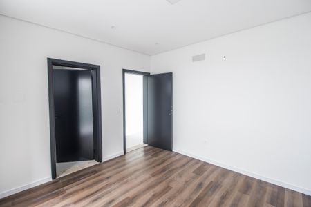 Casa de condomínio à venda com 386m², 4 quartos e 4 vagasSuíte 2