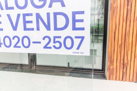 Casa de condomínio à venda com 386m², 4 quartos e 4 vagasVista da Rua