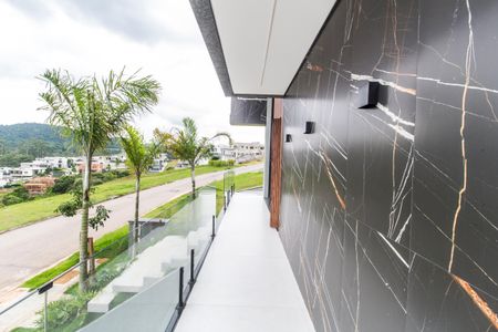 Casa de condomínio à venda com 386m², 4 quartos e 4 vagasVaranda