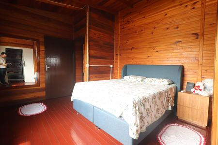 Casa à venda com 292m², 4 quartos e 2 vagasSuíte